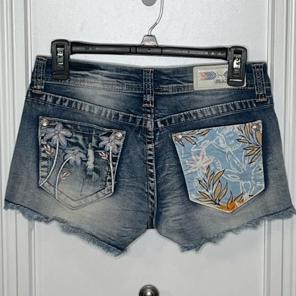 Grace In LA Surfs Up Jean Shorts Size 26 - Picture 2 of 7